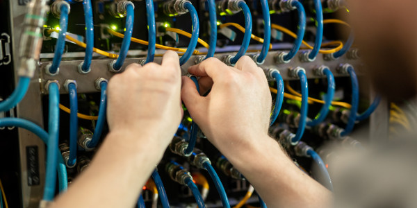 Infraestructura Común Telecomunicaciones en Madrid · Instalación de infraestructura común de Telecomunicación Voz sobre IP (VoIP)
